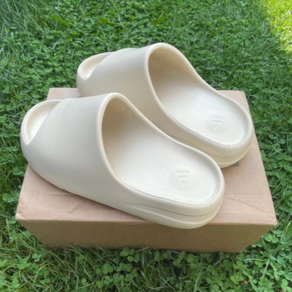 Adidas Yezzy Slide  Size Men 10